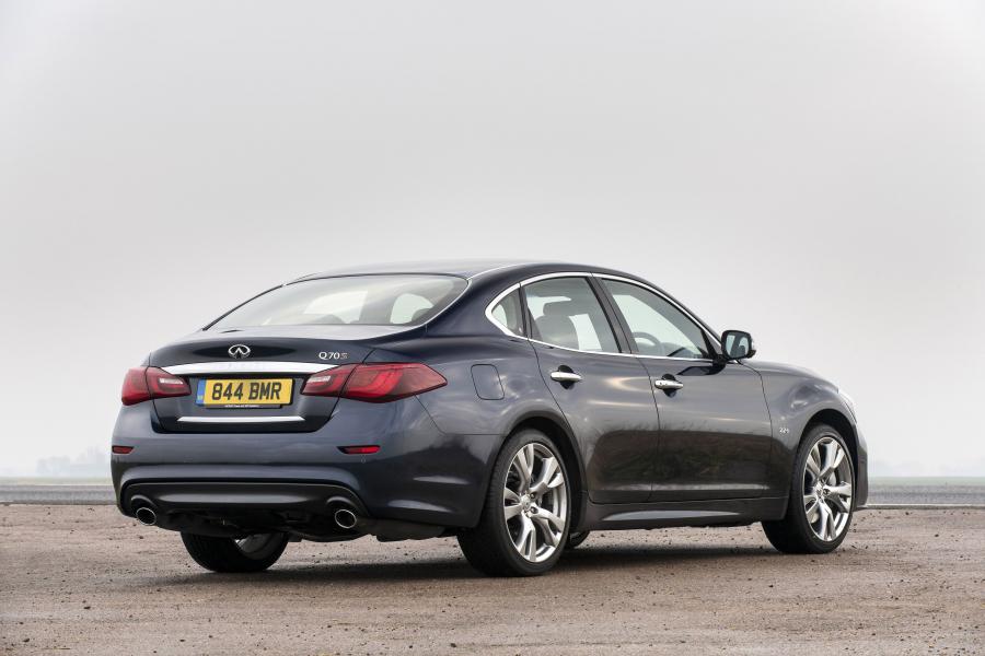  Infiniti Q70 S 2015 года  (UK) (фото 2 из 21)